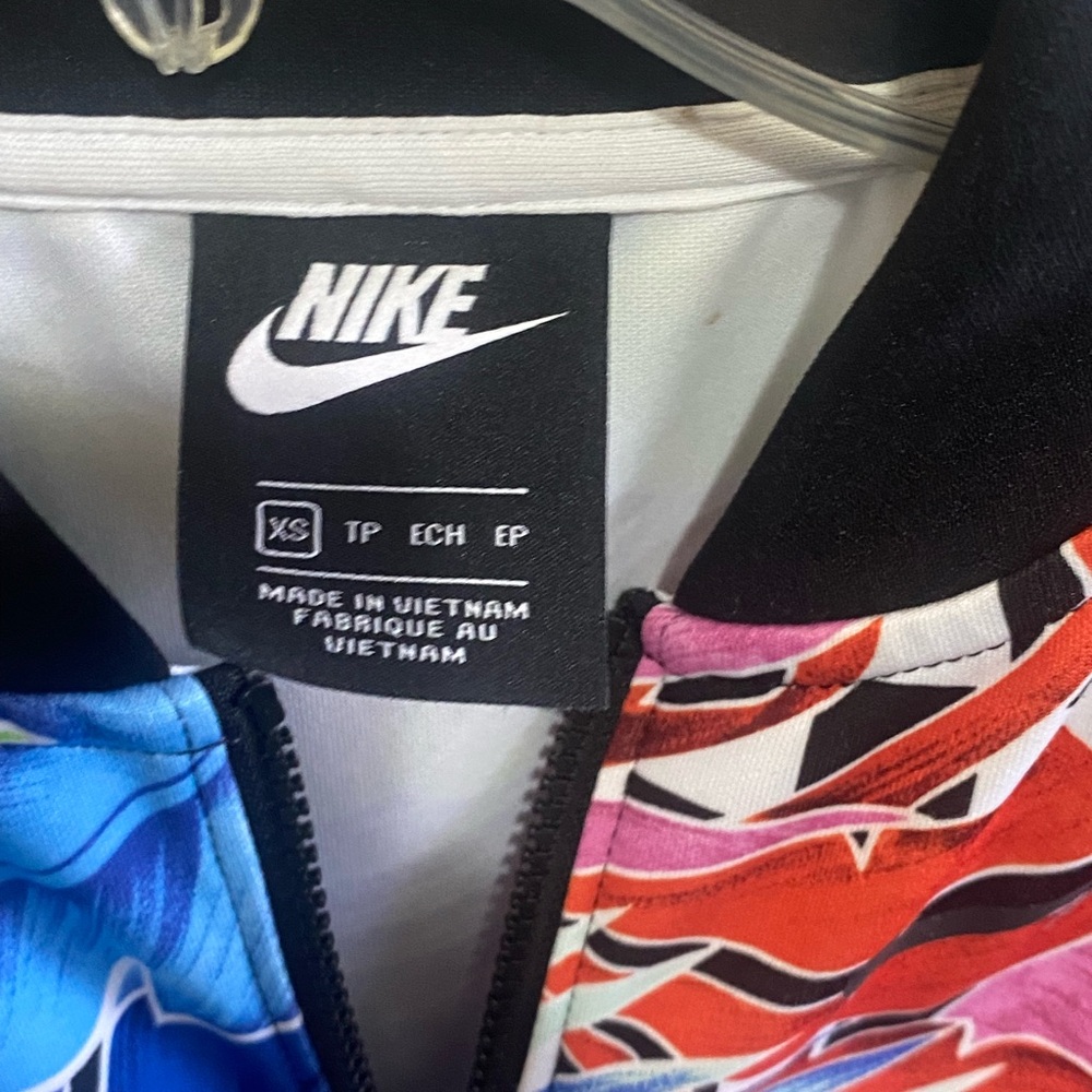 Nike Jacket - Picture 3 of 3